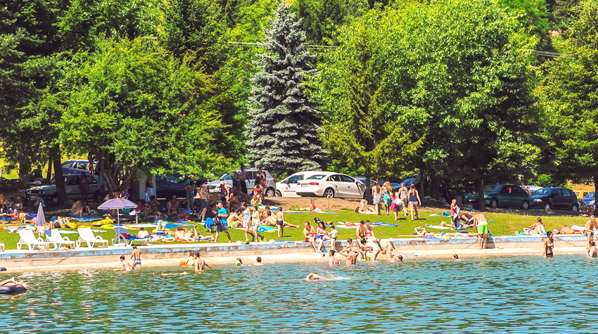 BALKANA LAKE BURSTS WITH VISITORS AHEAD OF SUMMER SEASON