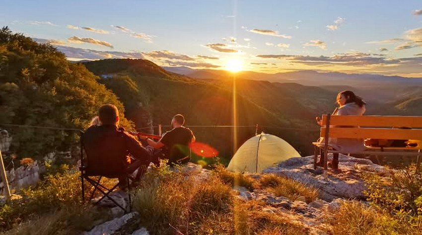 ŠTA NAM DONOSI "PRVO LJETO U RIBNIKU"