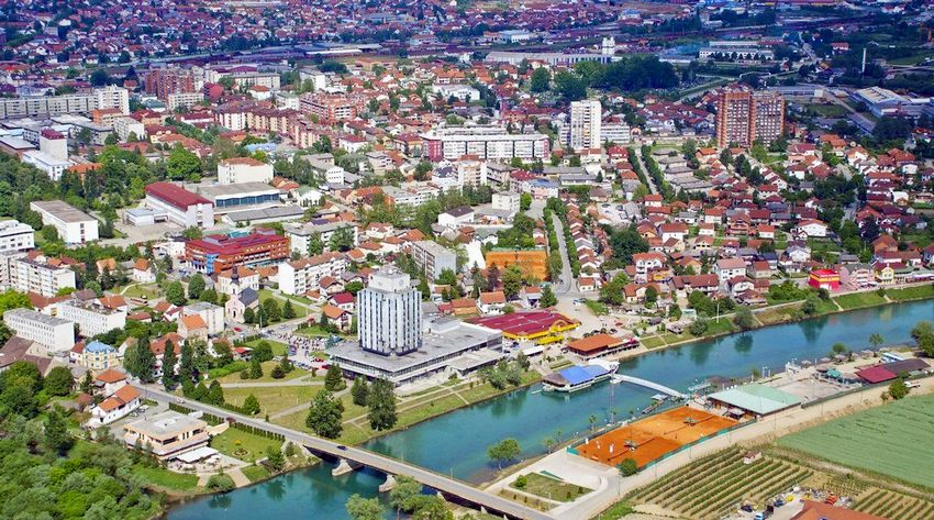 ZLATNE RUKE POTKOZARJA NA MALOM TRGU U PRIJEDORU